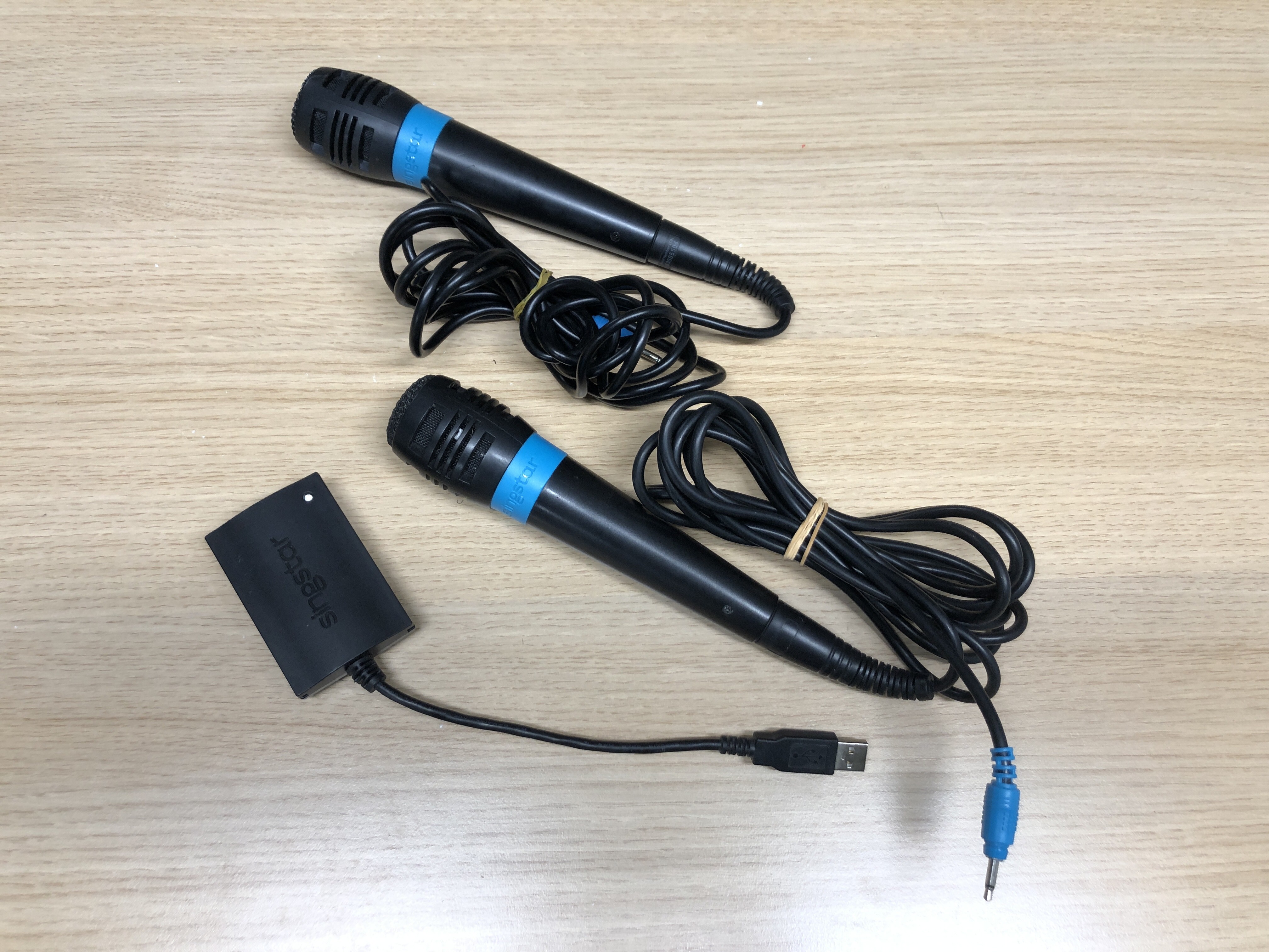 2x Blauwe Singstar Microfoon met USB Hub voor Playstation